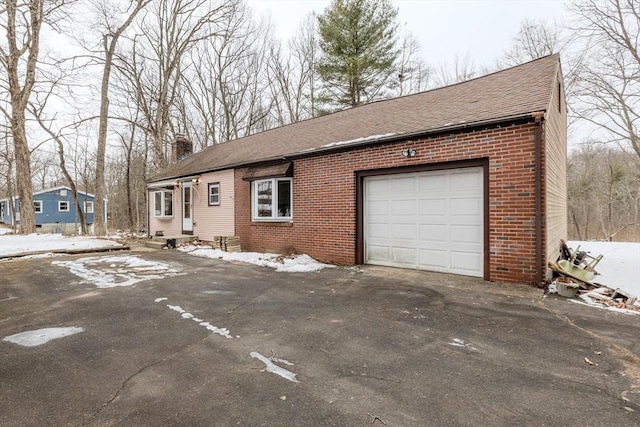 view of front facade with a garage