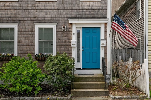 12 Callender Ave, Newport, RI 02840 - entrance to property with fence