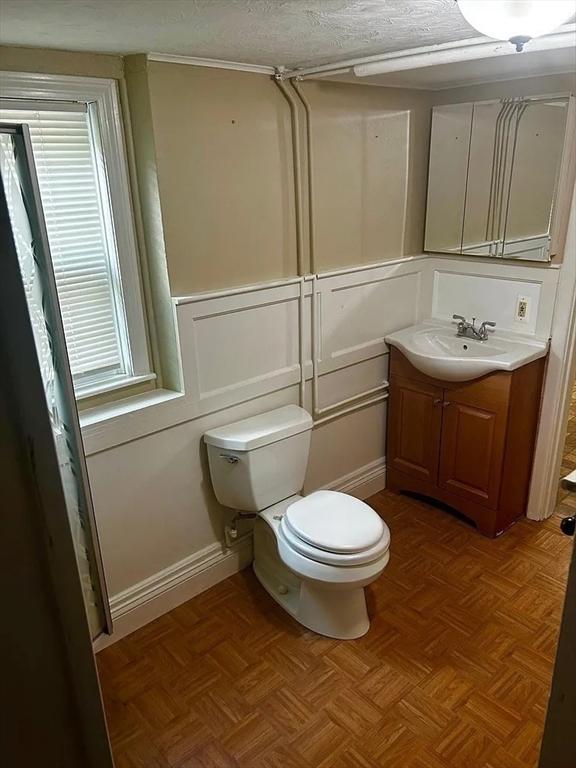 46 Frairy St, Medfield, MA 02052