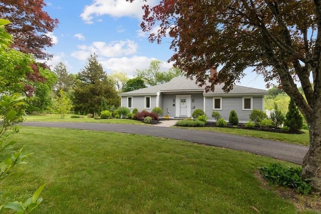 4 Cushing St, Hingham, MA 02043 - ranch-style house featuring a front yard and a chimney