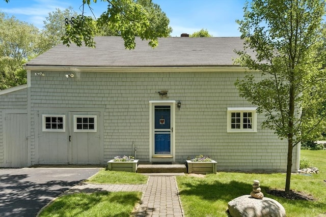 21 Norwell Ave, Norwell, MA 02061 - view of front of home featuring a front yard and roof with shingles