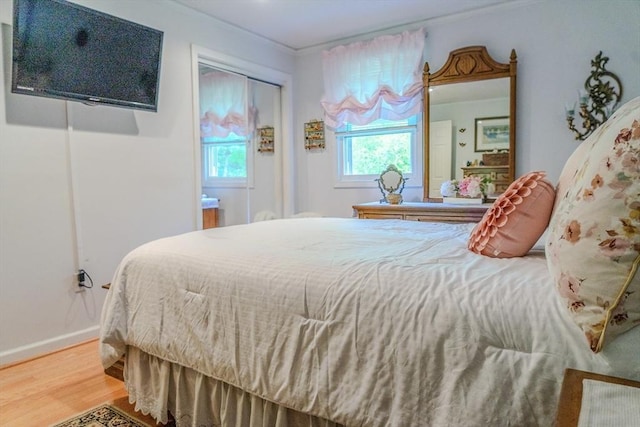 171 David Cir, Putnam, CT 06260 - bedroom with wood finished floors and crown molding