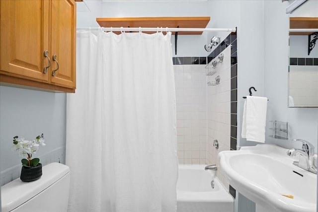 39 Mashapaug Rd, Sturbridge, MA 01566 - bathroom with toilet and shower / bath combo