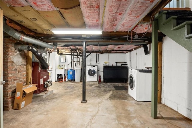 39 Mashapaug Rd, Sturbridge, MA 01566 - unfinished below grade area featuring heating fuel, washer and clothes dryer, electric panel, and heating unit