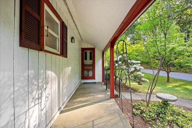 39 Mashapaug Rd, Sturbridge, MA 01566 - doorway to property