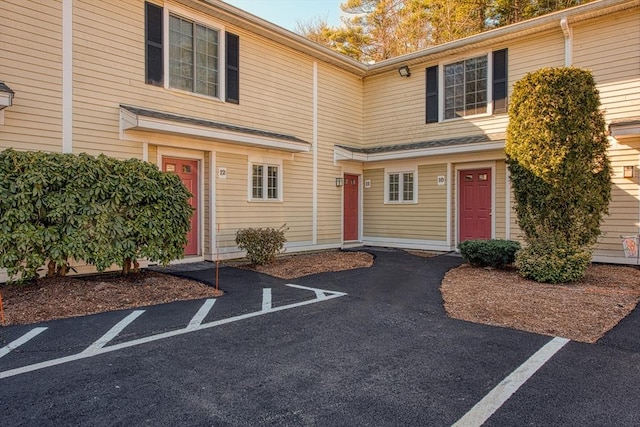 view of front of house featuring uncovered parking