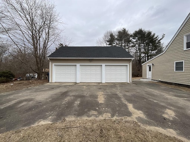 view of detached garage