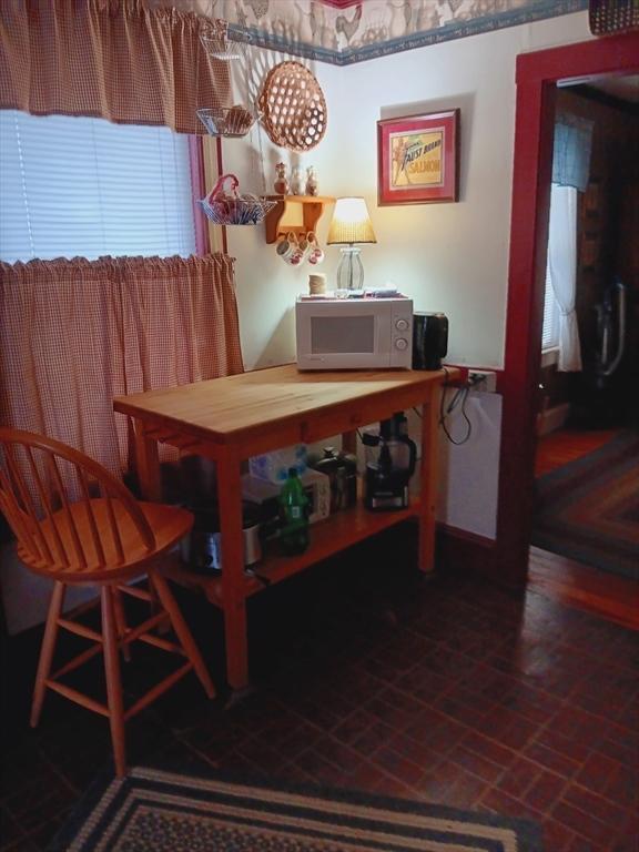 121 Kellogg St, Fall River, MA 02721 - view of dining area