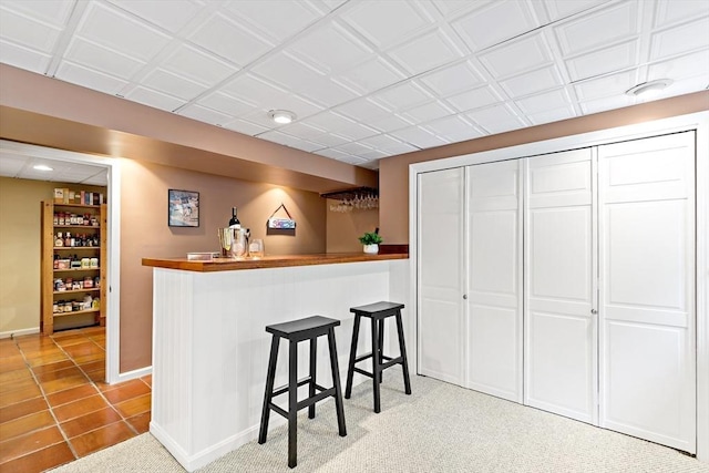 7 Lauras Ln, Marshfield, MA 02050 - indoor dry bar with baseboards