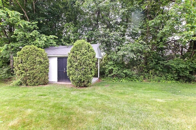36 Apple Ridge Rd, West Springfield, MA 01089 - view of green lawn