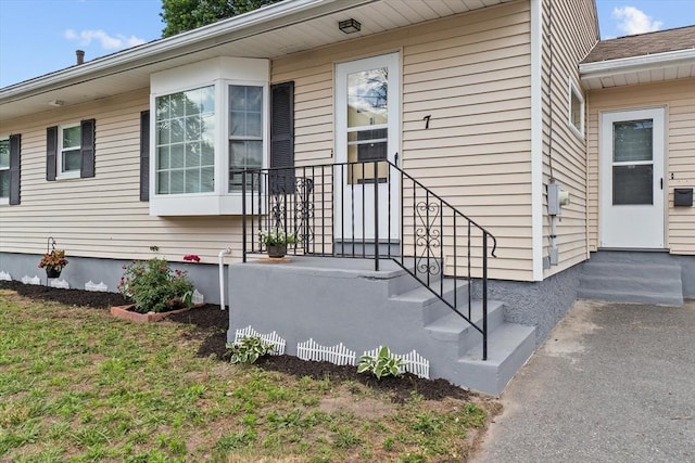 7 Burgess St, Methuen, MA 01844 - entrance to property