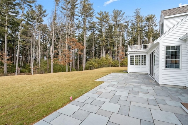 view of yard with a patio