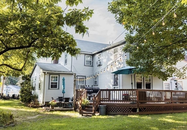1 Gwinnett St, Boston, MA 02136 - back of house featuring a deck and a yard