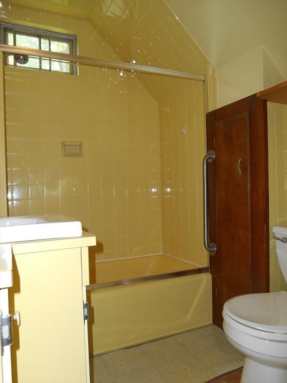 3 Anderson Ave, Worcester, MA 01604 - full bath featuring toilet, shower / bath combination with glass door, and vanity