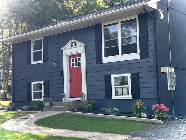 61 Esta Rd, Plymouth, MA 02360 - view of split foyer home