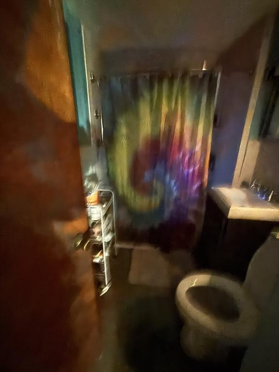 59 Piedmont St, Springfield, MA 01104 - full bath with toilet