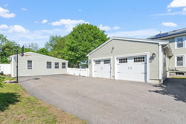 37 Gorham St, Chelmsford, MA 01824 - detached garage with fence