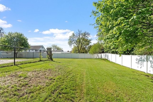 37 Gorham St, Chelmsford, MA 01824 - view of yard