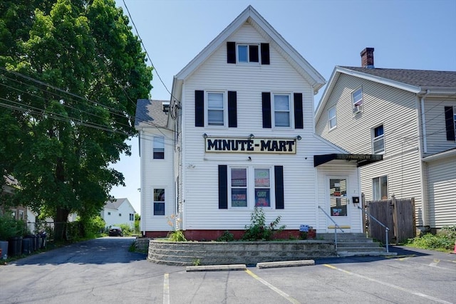 7 Prospect St, Woburn, MA 01801 - view of front of house featuring uncovered parking