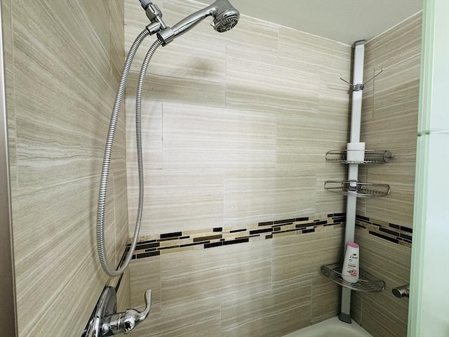 16 3rd St, Framingham, MA 01702 - full bath featuring shower / tub combination