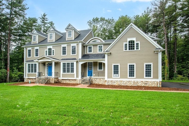 view of front of property featuring a front yard