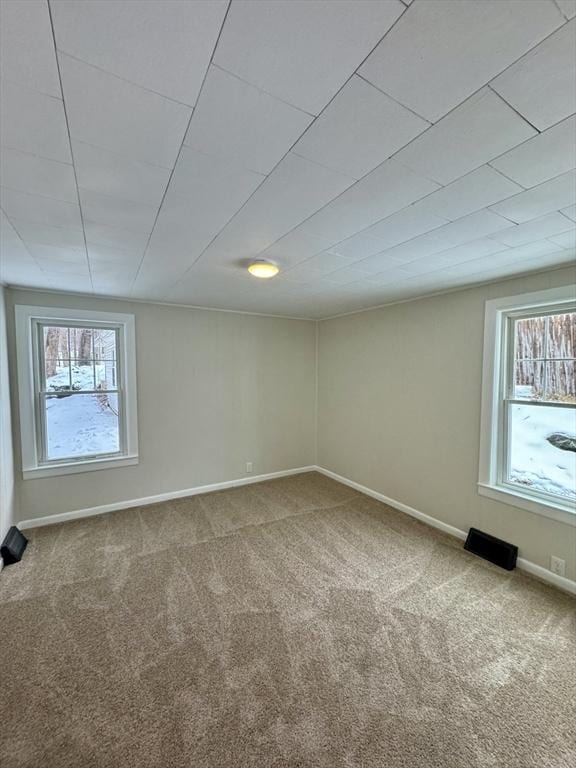 view of carpeted spare room