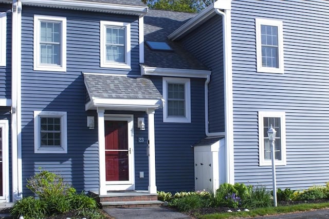 23 Hobart Ln Unit 23, Rockland, MA 02370 - townhome / multi-family property with a shingled roof