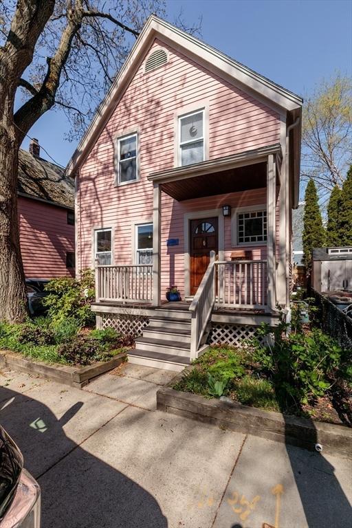 view of front of home with covered porch