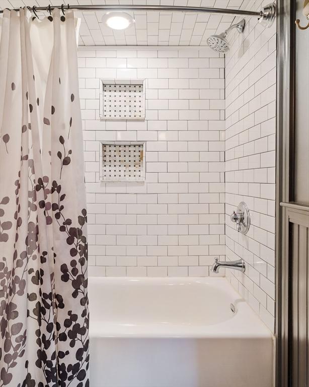 16 Hart Pl, Woburn, MA 01801 - bathroom featuring shower / tub combo with curtain