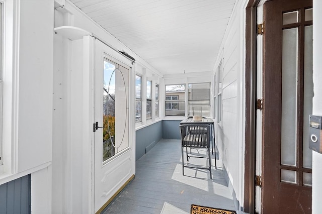 sunroom / solarium with arched walkways