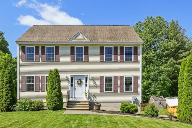 3 Trophy Ave, Townsend, MA 01469 - colonial house with a front yard