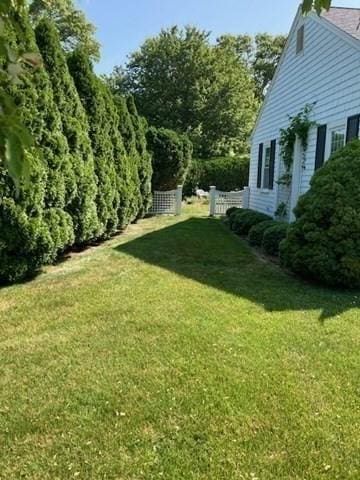 18 Lily Pond Dr, Yarmouth, MA 02664 - view of yard