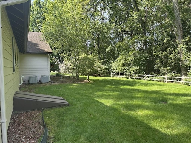 96 Wild Grove Ln, Longmeadow, MA 01106 - view of yard