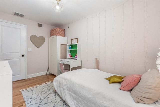 4 Rockwood Ln, Londonderry, NH 03053 - bedroom with wood finished floors and baseboards