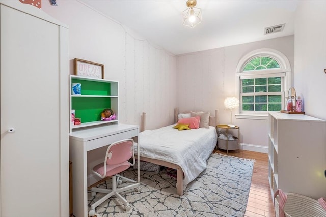 4 Rockwood Ln, Londonderry, NH 03053 - bedroom with wood finished floors and baseboards