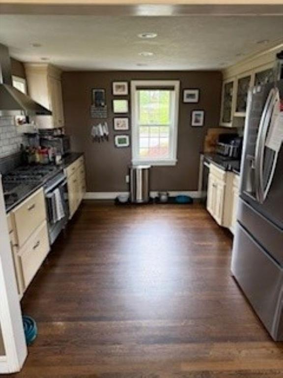 110 Atwell Cir, Marshfield, MA 02050 - kitchen featuring stainless steel appliances, dark wood-style flooring, decorative backsplash, and baseboards