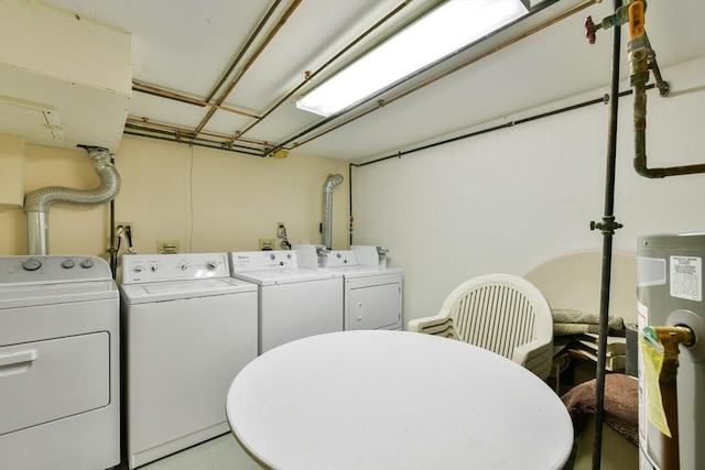 laundry area featuring washer and clothes dryer