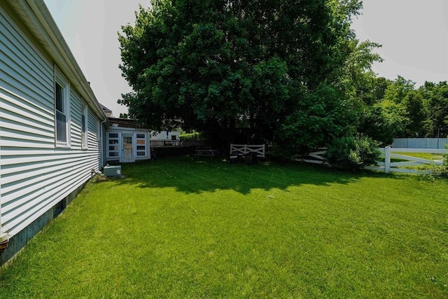 313 Walter St, Fall River, MA 02724 - view of yard