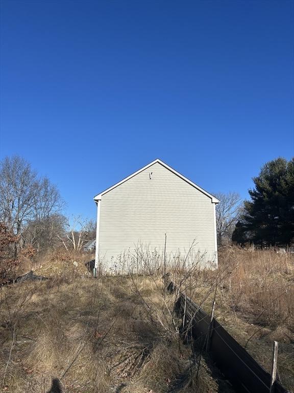 view of home's exterior