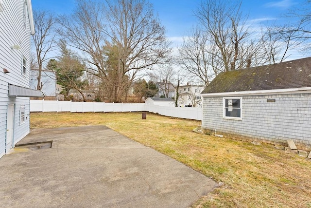 view of yard with a patio area