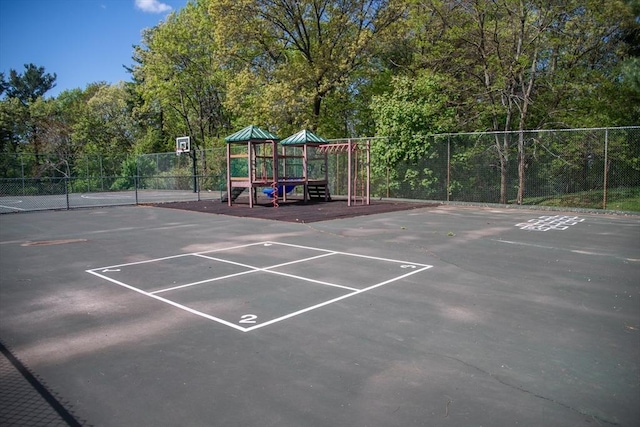 1610 Franklin Crossing Rd Unit 1610, Franklin, MA 02038 - view of tennis court with community basketball court