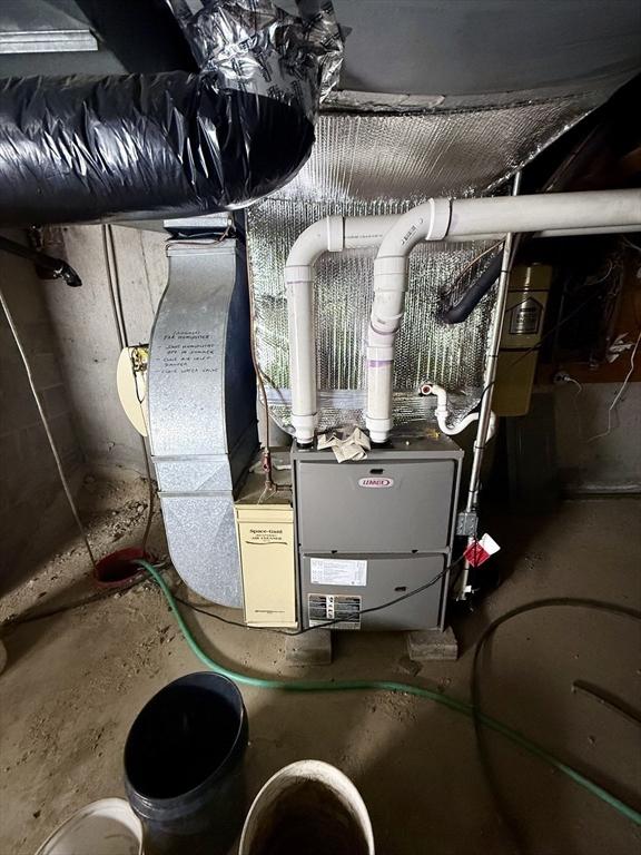 23 Partridge Hill Rd, Dudley, MA 01571 - utilities featuring heating unit