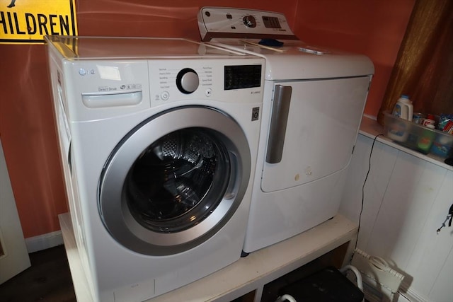 laundry room featuring washer and dryer