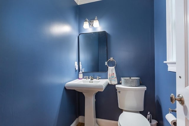 5 Lake Boon Dr, Hudson, MA 01749 - bathroom featuring toilet and baseboards