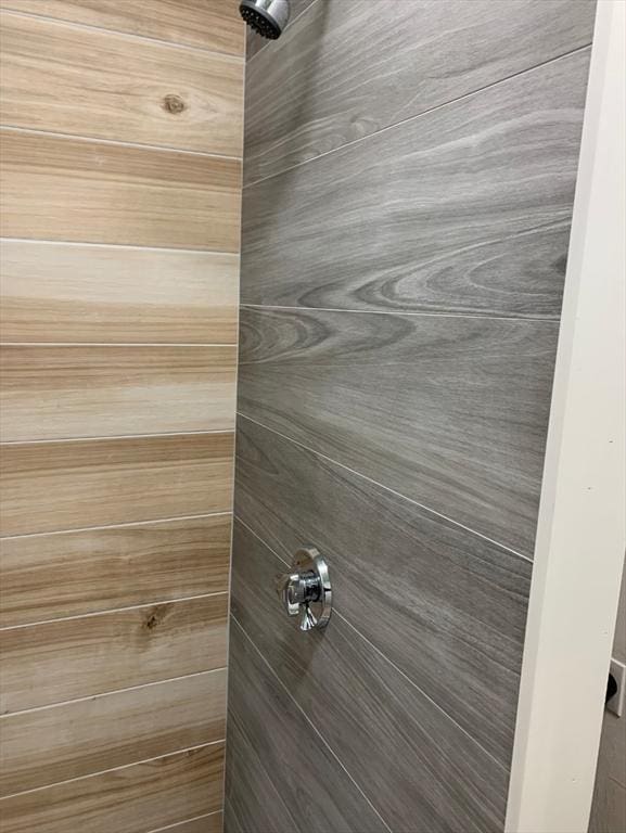 room details with tiled shower