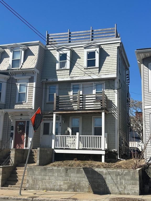 view of front of house with covered porch