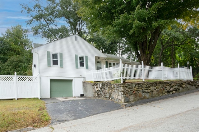 view of front facade with a garage