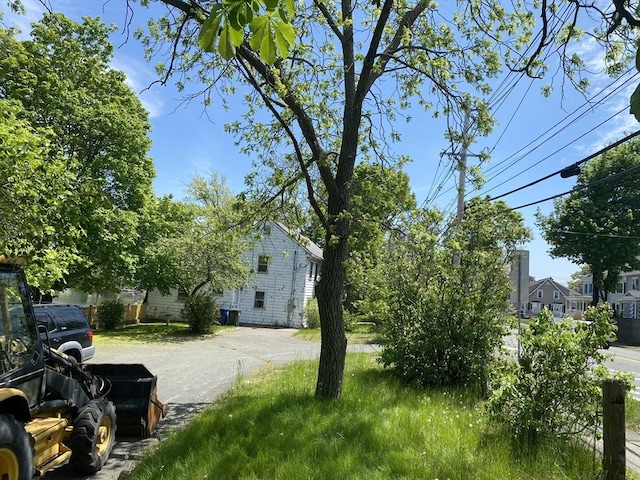 90 Water St, Danvers, MA 01923 - view of yard featuring driveway