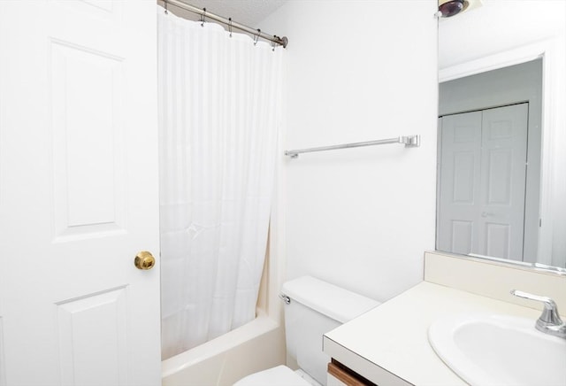 full bathroom featuring vanity, toilet, and shower / bath combo