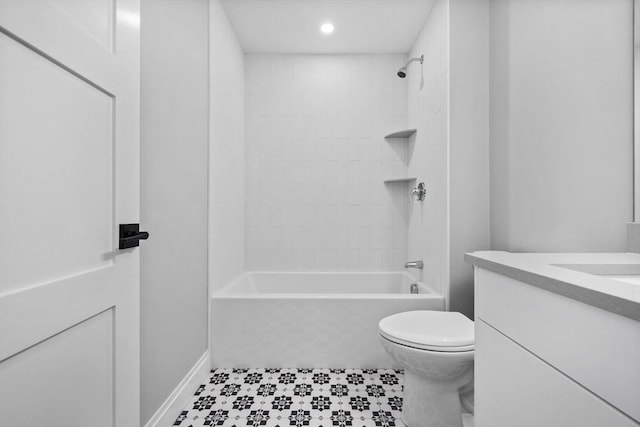 full bathroom featuring baseboards, toilet, recessed lighting, vanity, and shower / bathtub combination